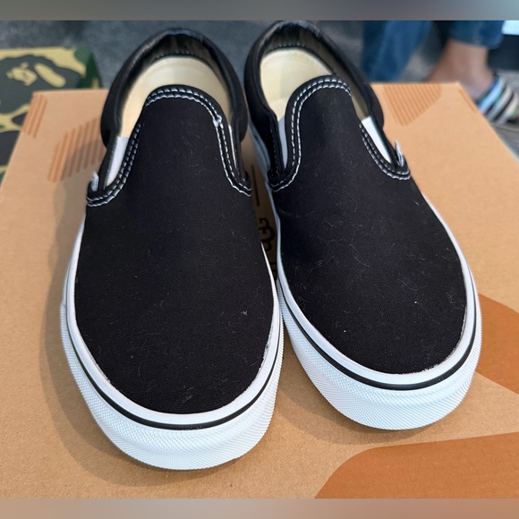 Vans Women's Classic Black Slip-On Shoes - Picture 2 of 4